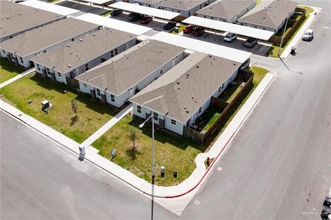 Building Photo - 1813 Davenport St