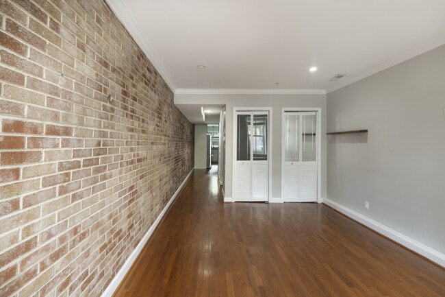 Primary Photo - 1122 K St SE