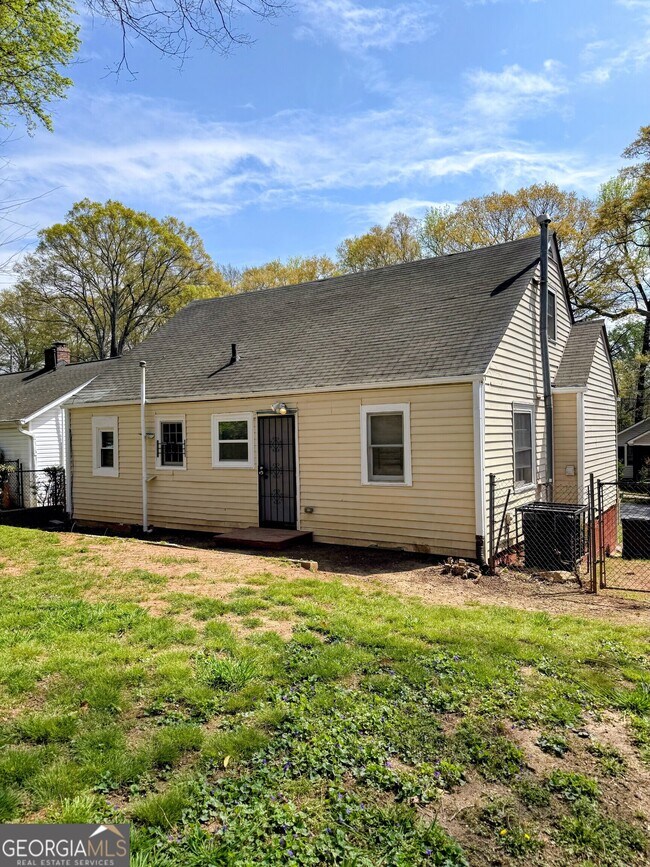 Building Photo - 1361 McClelland Ave
