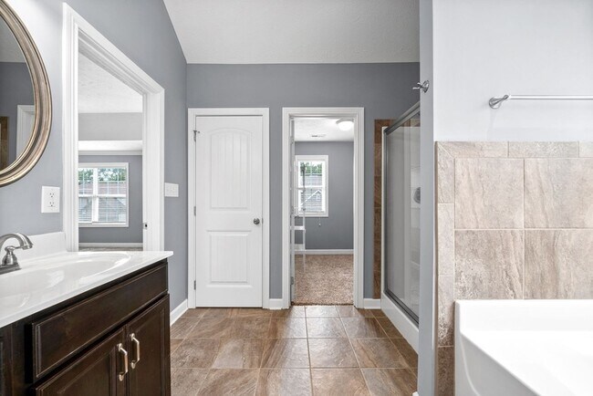 Building Photo - 3755 Windmill Dr