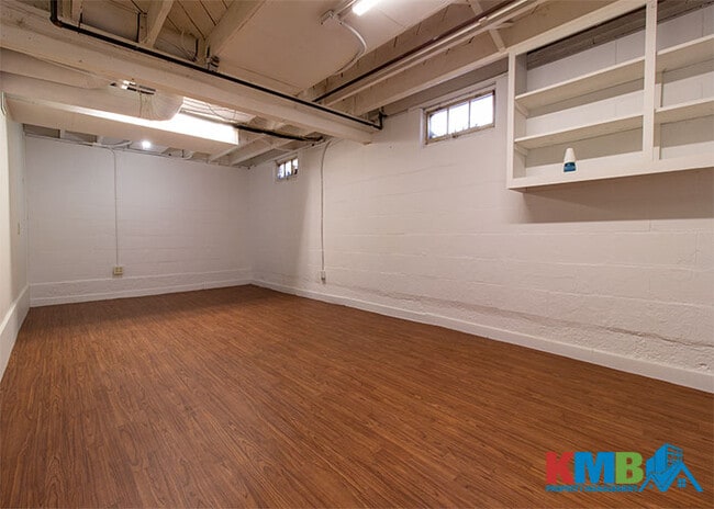 Building Photo - 839 14th St NE