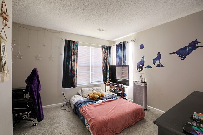 Building Photo - Call Sabrina Thomas at 757-767-0767 for more information