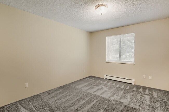 Building Photo - 709 20th St