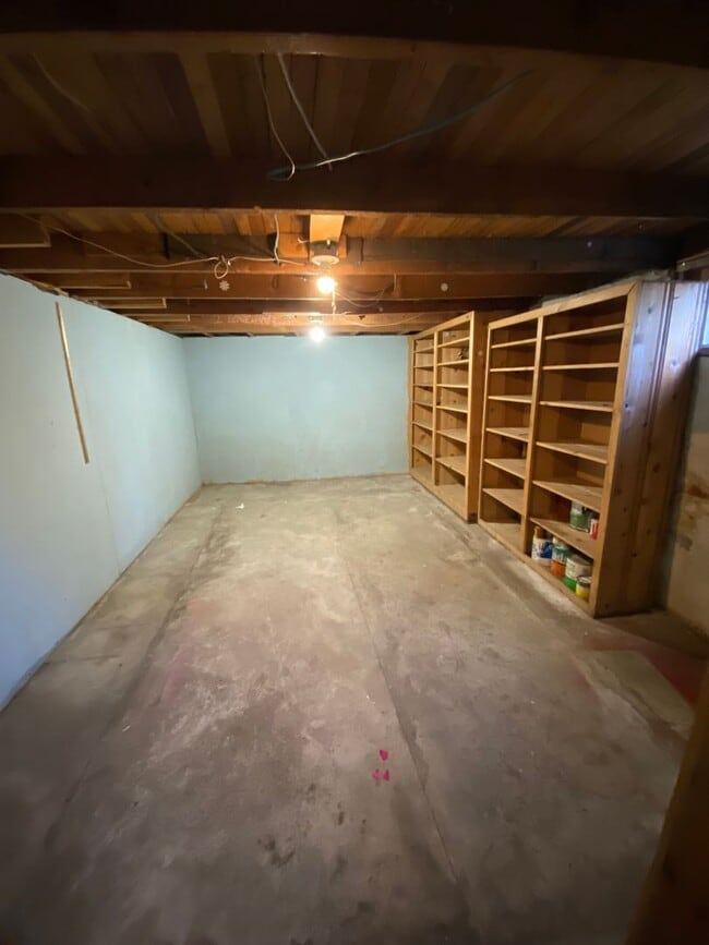 Building Photo - 1008 Lake Ave