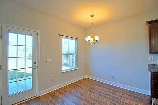 Building Photo - 106 Centennial Ct