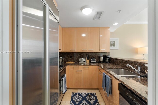 Building Photo - 3350 SW 27th Ave