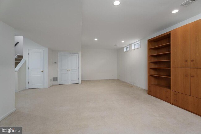 Building Photo - 33 Maidenhead Rd