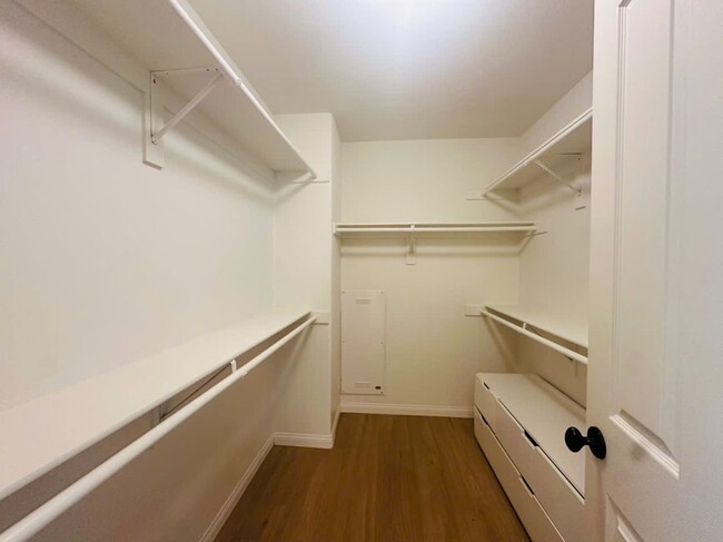 Building Photo - Single House Irvine