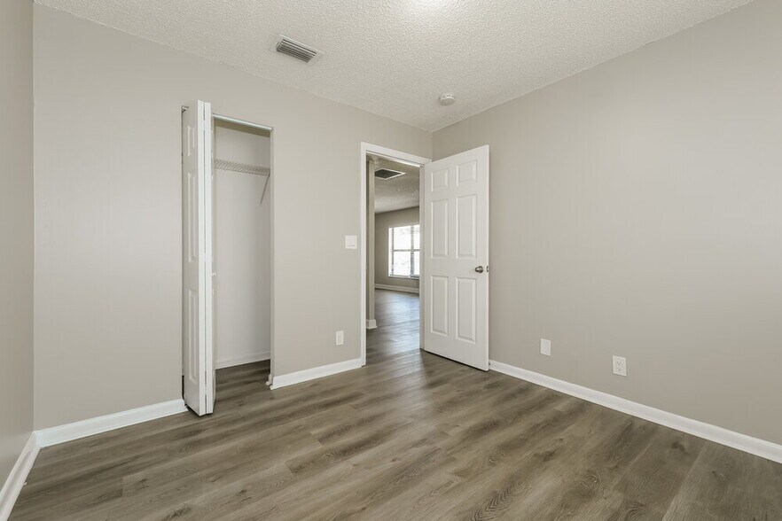 Building Photo - 5872 Corson Pl