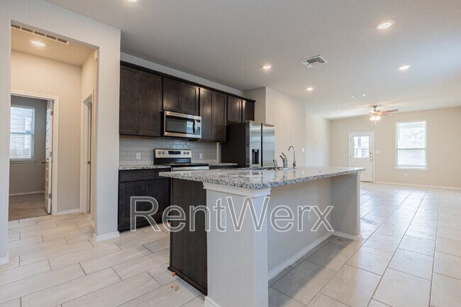 Building Photo - 10110 Jardin Verde