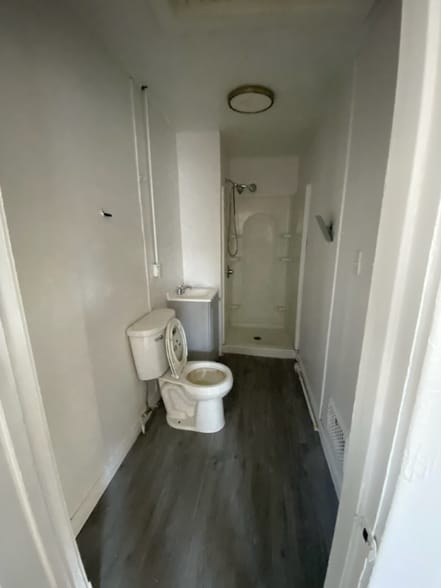 Building Photo - 221 Licking St