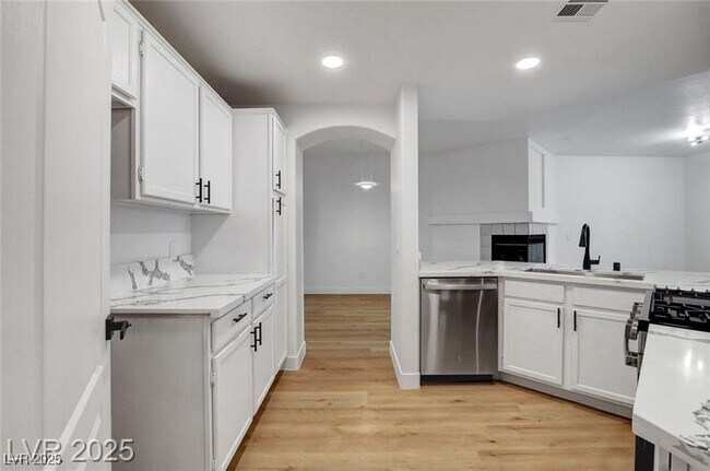 Building Photo - 7400 W Flamingo Rd