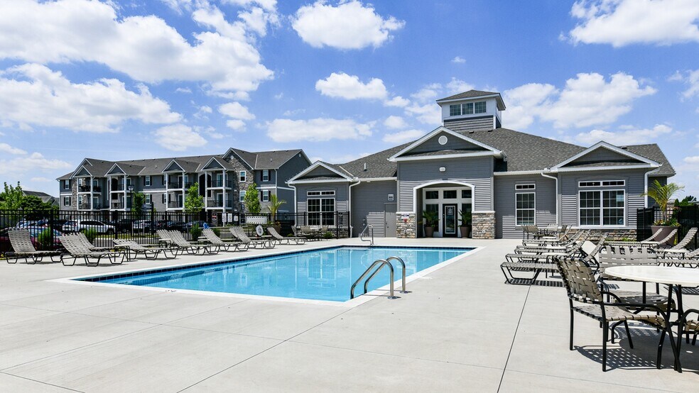 Building Photo - Lakeside Village