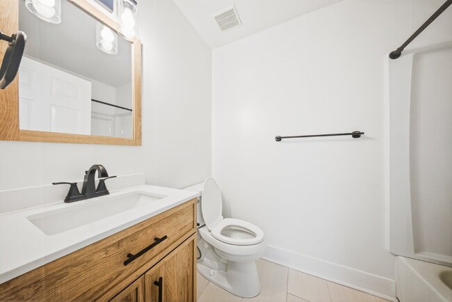 Building Photo - Beautifully Renovated 3BR/2BA Home with Fireplace, Fenced Yard & Garage in Timber Lake!