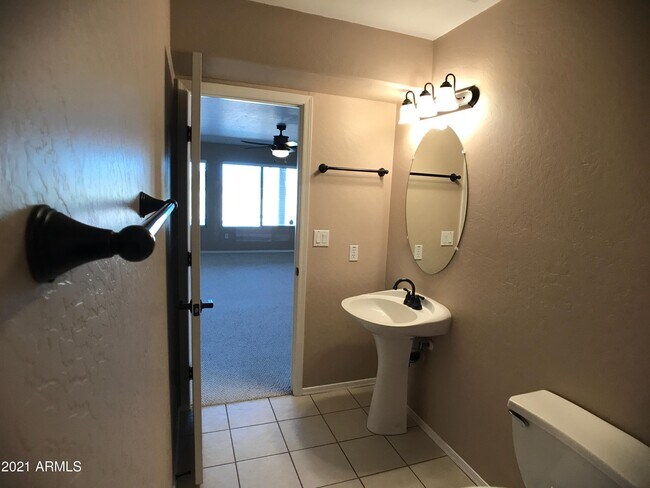 Building Photo - 1346 S Palomino Creek Dr