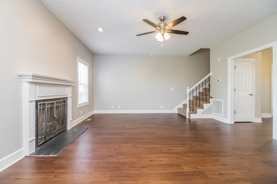 Building Photo - 1733 Kinsale Ave