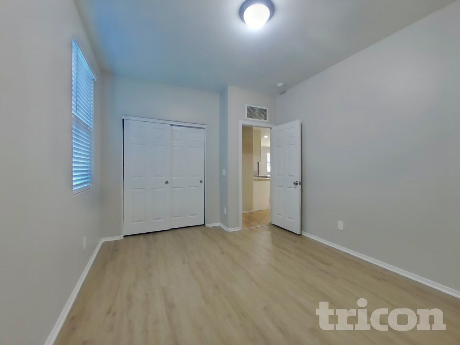 Building Photo - 15831 W Port Royale Ln