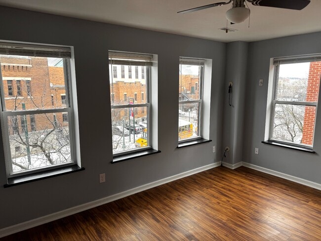 Building Photo - 133 Walton St