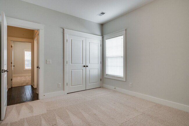 Building Photo - Beautiful Home in Lawton Station!