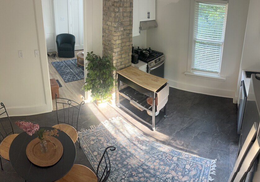 View from Kitchen into Living Room - 1819 N Hubbard St