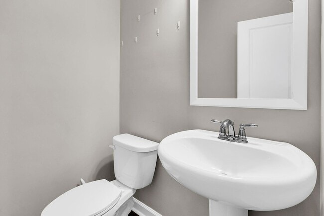 Building Photo - 1624 Shady Pine Rd