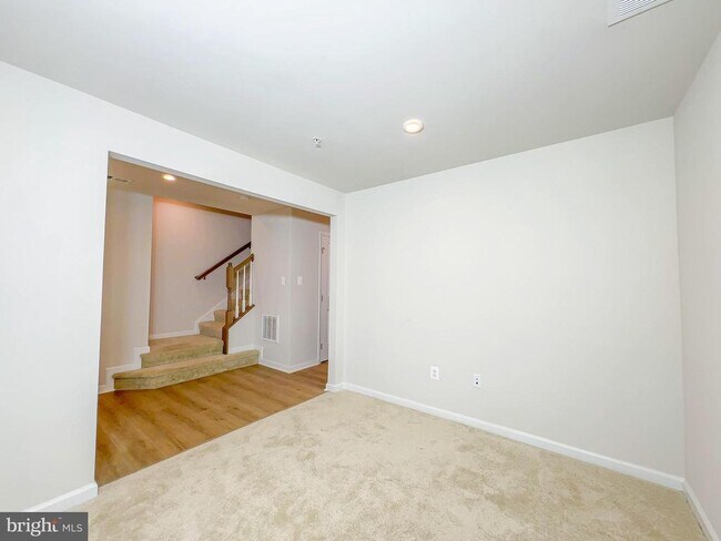 Building Photo - 72 Caswell Dr