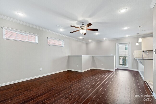 Building Photo - 530 Highland Ave