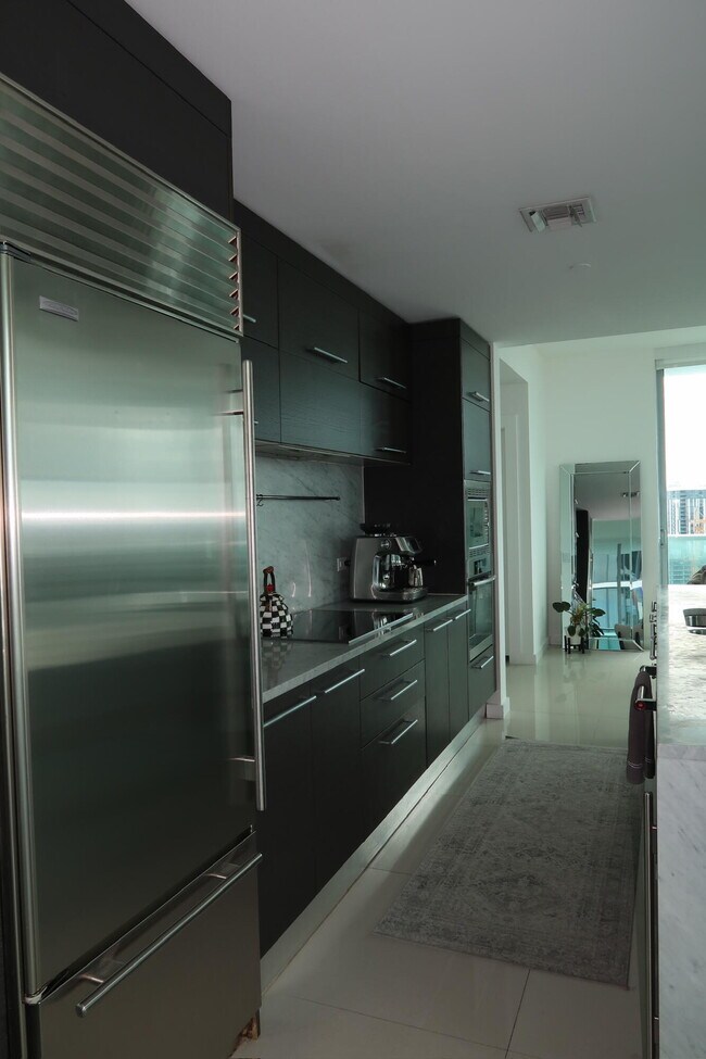 Building Photo - 900 Biscayne Blvd