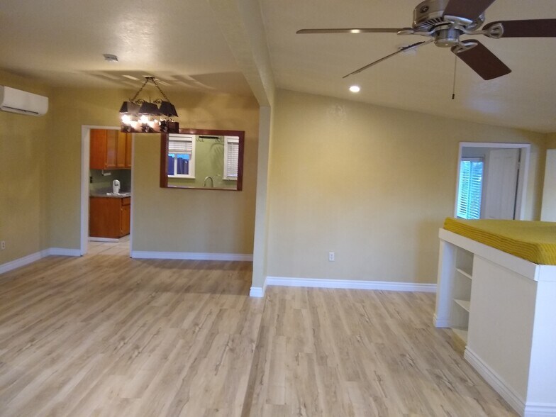 Building Photo - 2326 Riverside Dr