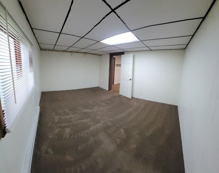 Building Photo - 137 N Prairie St