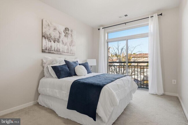 Building Photo - 2200 N Westmoreland St