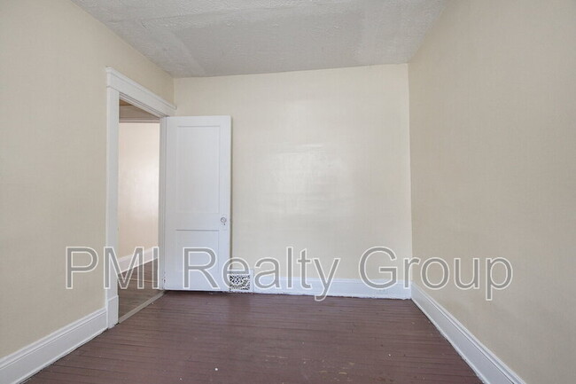 Building Photo - 1459 E 134th St