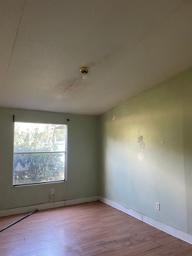 Building Photo - 3 or 4 BR, 2 Bath 1,680 sq ft doublewide m...