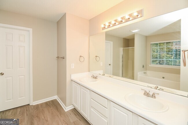 Building Photo - 6417 Polar Fox Ct