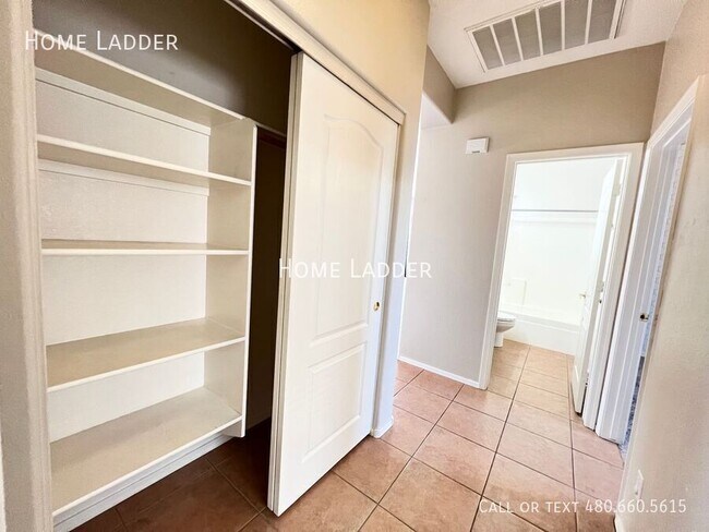 Building Photo - 10553 Tortilla Creek Ct