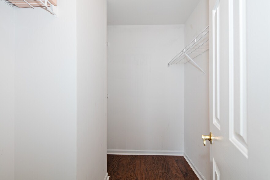 Building Photo - 4248 River Green Dr NW