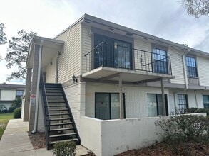 Building Photo - **MOVE IN SPECIAL $500 Off the first months rent** COZY 2 Bedroom/1.5 Bathroom 2nd Floor Condo!!