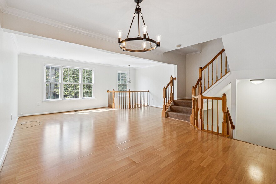 Building Photo - 8410 Woodland Manor Dr