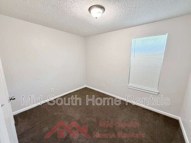 Building Photo - 5151 Corkwood Dr
