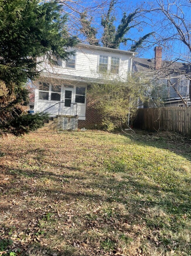 Building Photo - 626 S Mendenhall St