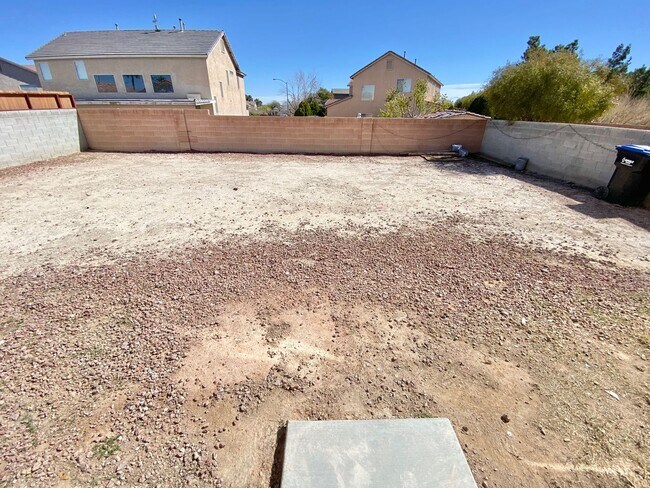 Building Photo - WONDERFULL 2STORY WITH 3 BEDROOM,  LOFT & 2 CAR GARAGE