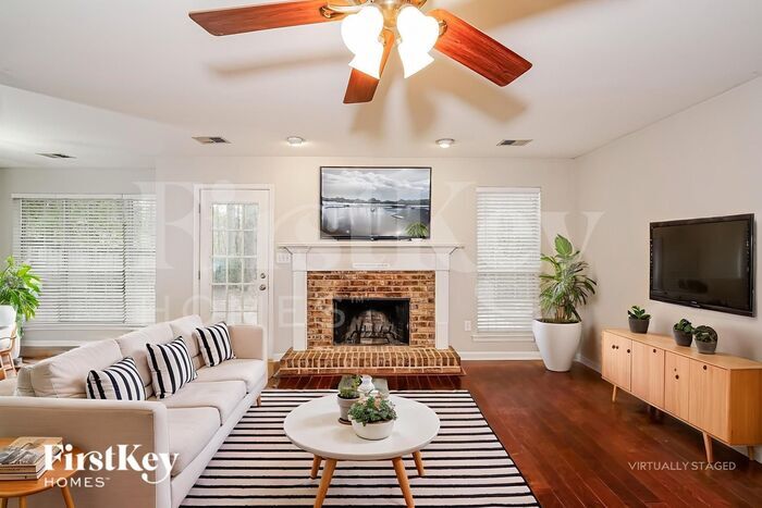 Building Photo - 501 Baronne St