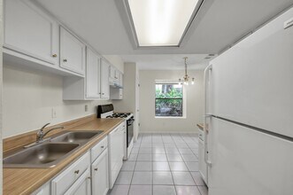 Building Photo - 26 Willowwood Cir