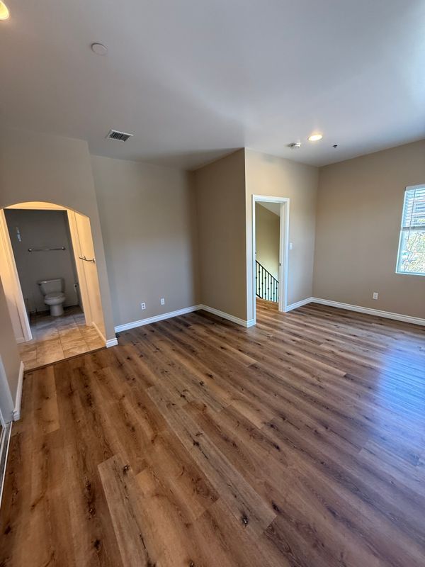 Building Photo - 1769 Los Feliz Dr