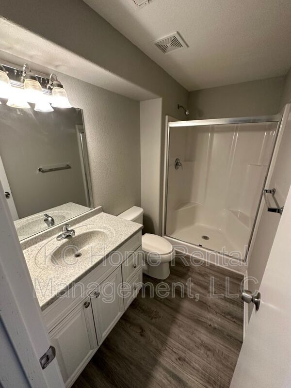 Building Photo - 8201 Woodson Dr