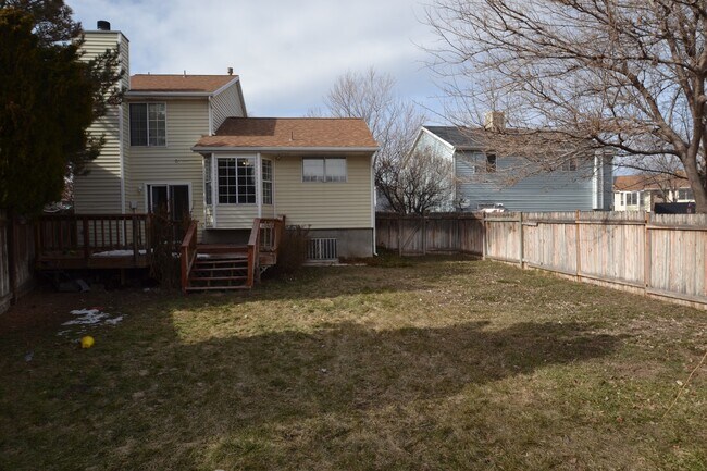 Building Photo - Spacious 5 Bed 2 Bath Home in West Jordan!