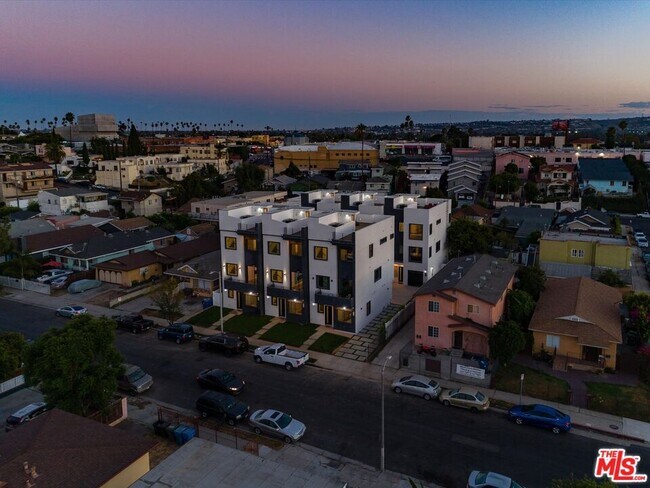 Building Photo - 4830 Pickford St