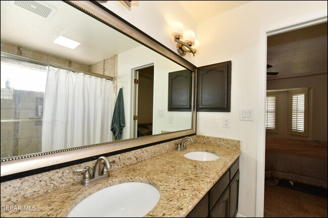 Building Photo - 1857 Ralph Janes Pl