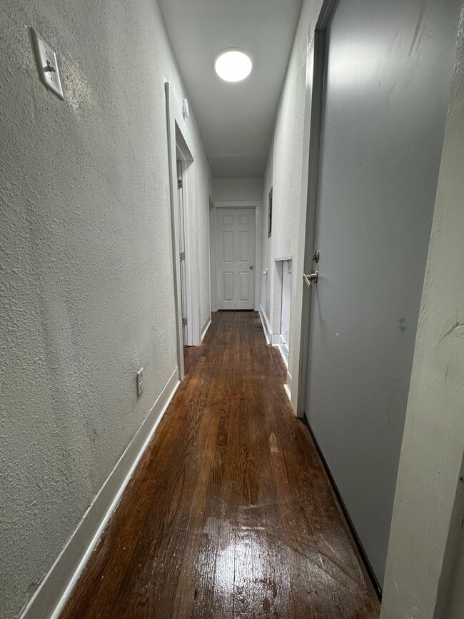 Building Photo - 542 N Scott St