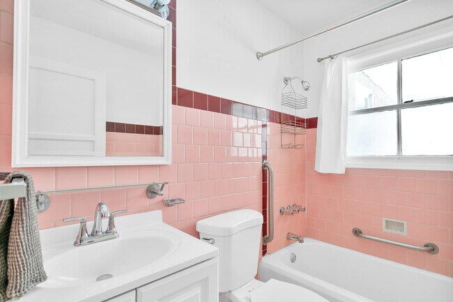 2nd Bathroom with Iron tub/ shower bathroom - 2935 Westwood Blvd